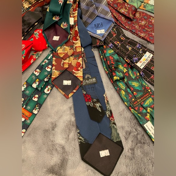 Men Christmas Ties - Variety of brands/styles - Picture 9 of 9